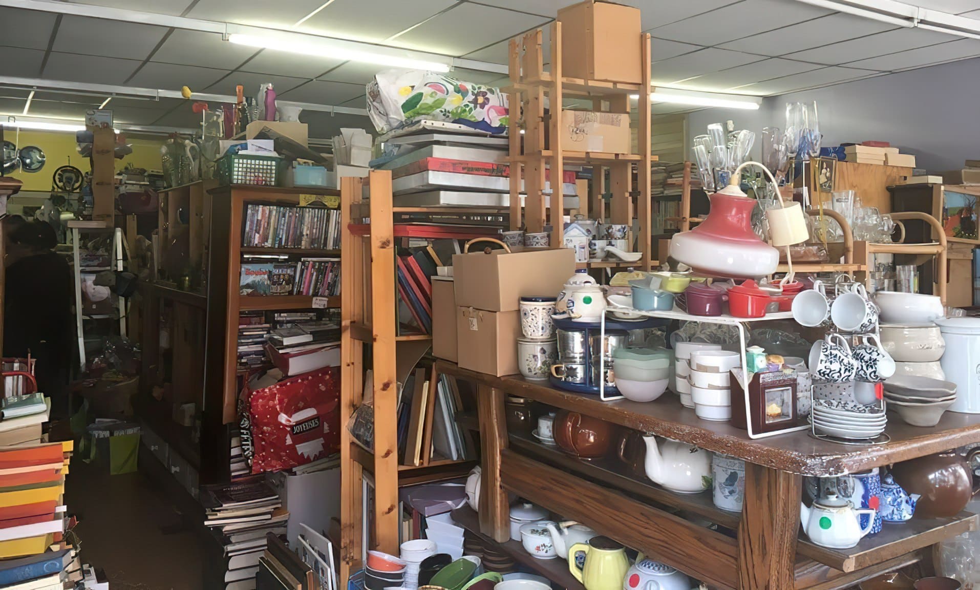 Intérieur de la ressourcerie d'Orchies